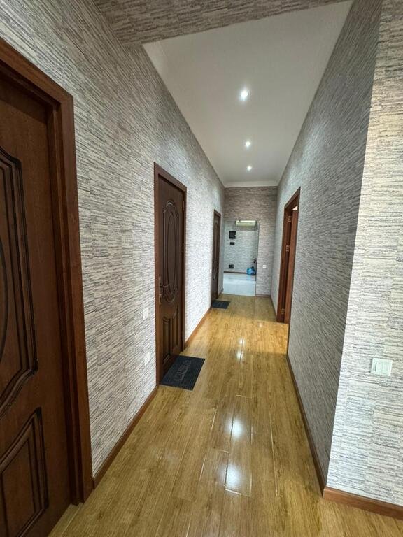 Satılır 4 otaqlı yeni tikili, 142 m², İnşaatçılar m.-9