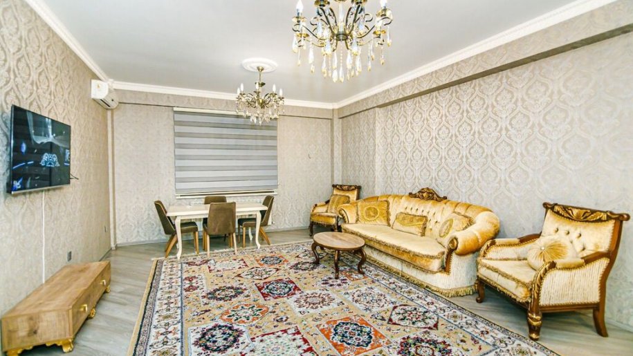 Kirayə verilir 3 otaqlı yeni tikili, 140 m², 28 May m.-3