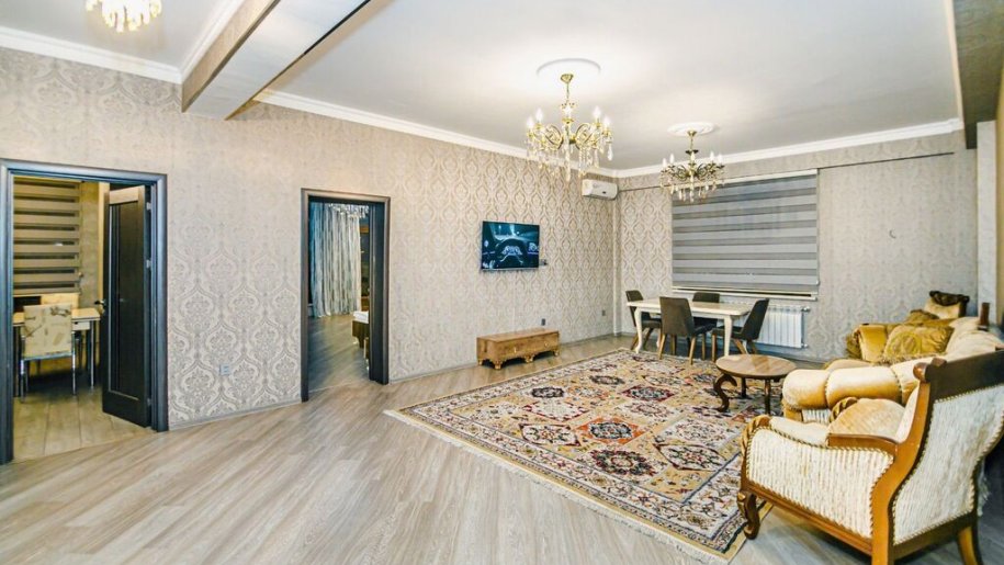 Kirayə verilir 3 otaqlı yeni tikili, 140 m², 28 May m.-6