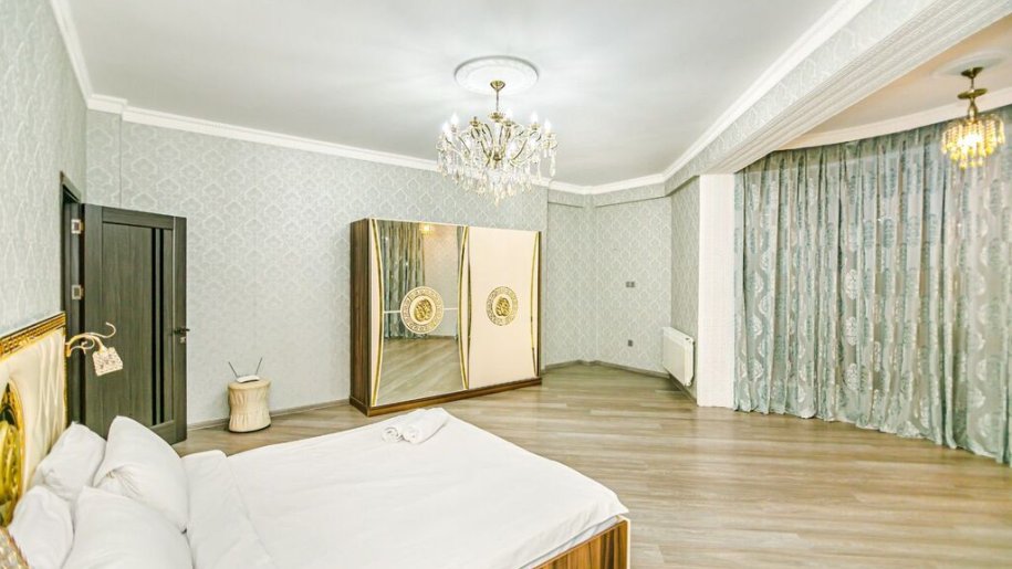 Kirayə verilir 3 otaqlı yeni tikili, 140 m², 28 May m.-8
