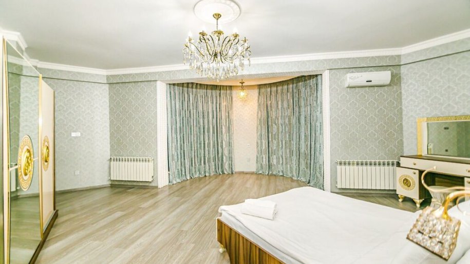Kirayə verilir 3 otaqlı yeni tikili, 140 m², 28 May m.-10