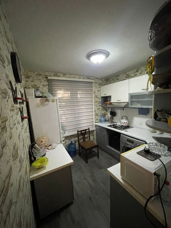 Kirayə verilir 3 otaqlı köhnə tikili, 100 m², Elmlər Akademiyası m.-3