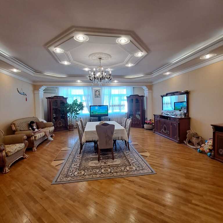 Satılır 3 otaqlı yeni tikili, 160 m², İnşaatçılar m.-1