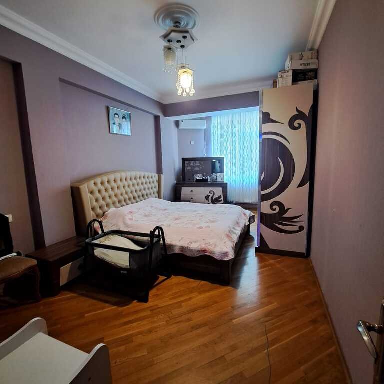 Satılır 3 otaqlı yeni tikili, 160 m², İnşaatçılar m.-2