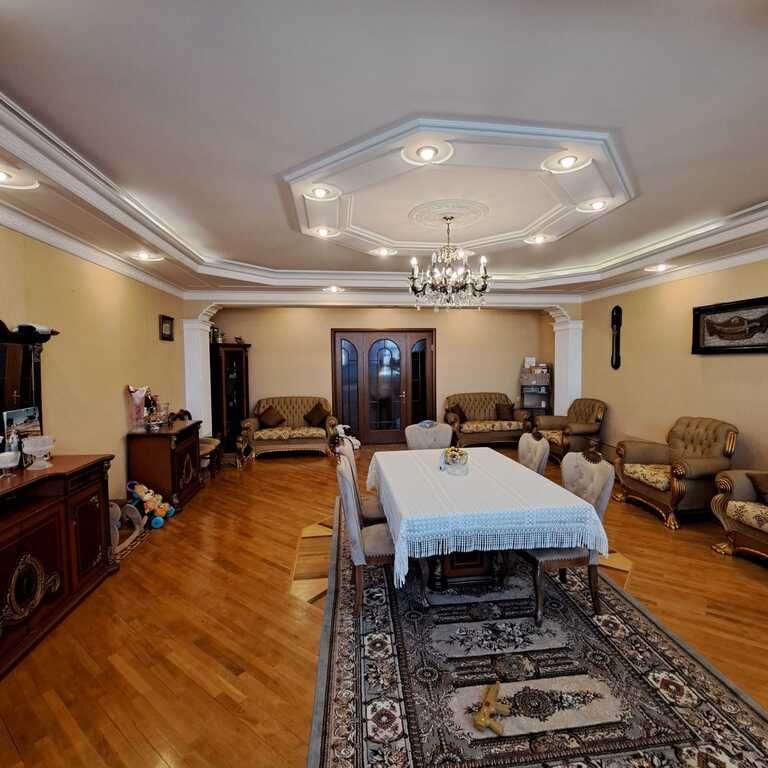 Satılır 3 otaqlı yeni tikili, 160 m², İnşaatçılar m.-3