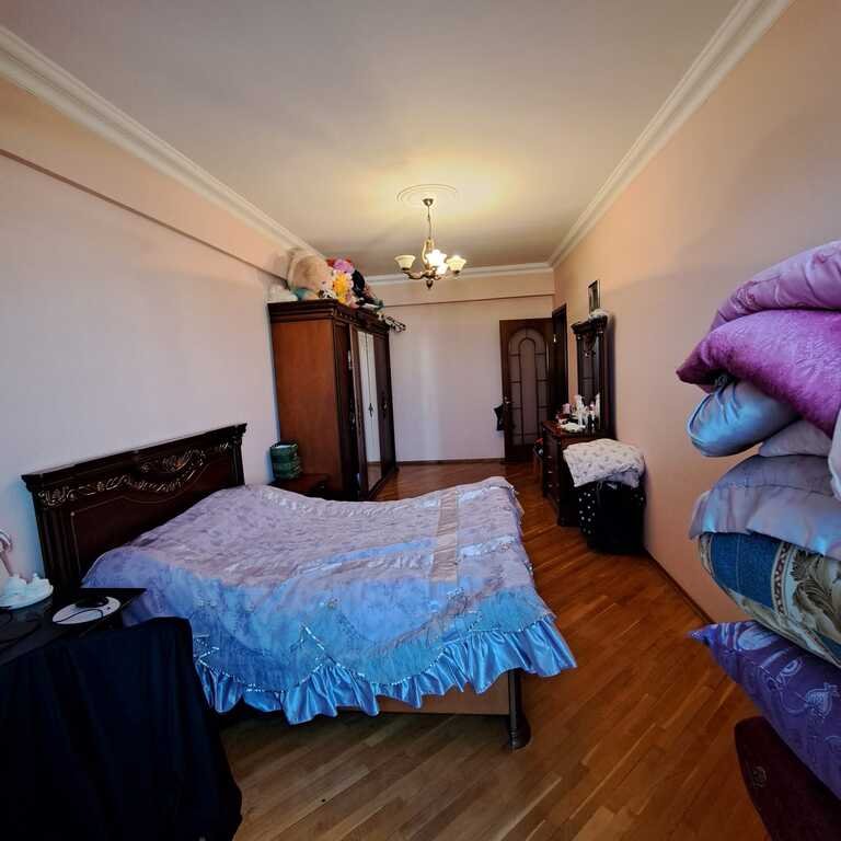 Satılır 3 otaqlı yeni tikili, 160 m², İnşaatçılar m.-5