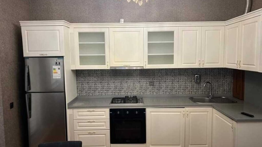 Kirayə verilir 2 otaqlı yeni tikili, 90 m², 28 May m.-7