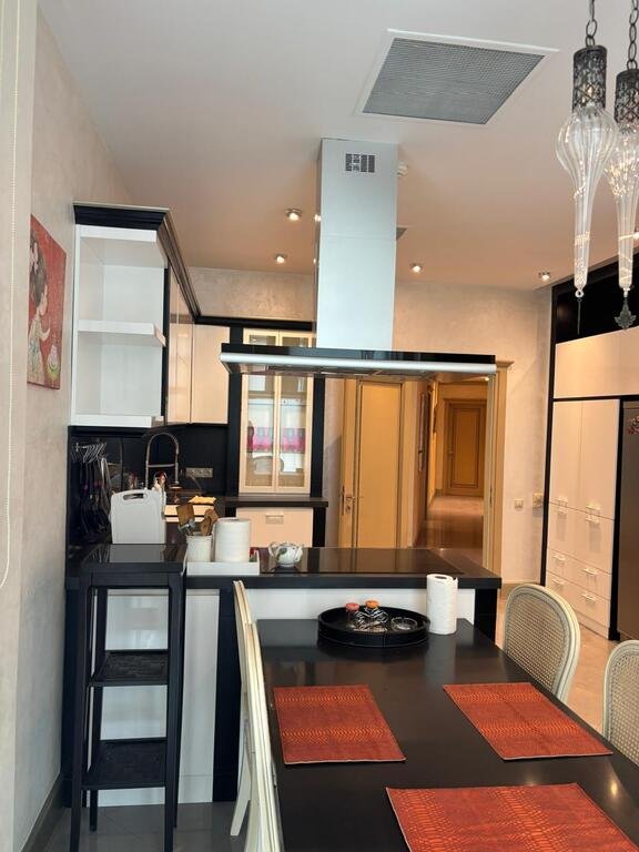 Kirayə verilir 4 otaqlı yeni tikili, 250 m², İçərişəhər m.-16