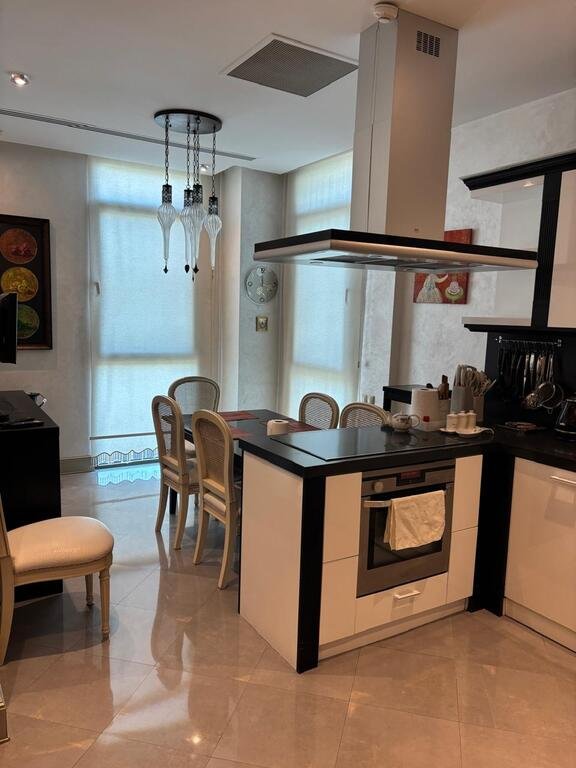 Kirayə verilir 4 otaqlı yeni tikili, 250 m², İçərişəhər m.-18