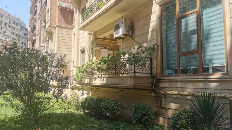 150 m<sup>2</sup> ofis icarəyə verilir, Gənclik m.-1