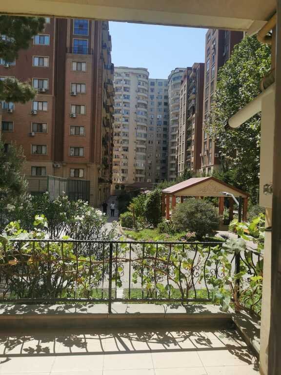 150 m<sup>2</sup> ofis icarəyə verilir, Gənclik m.-3