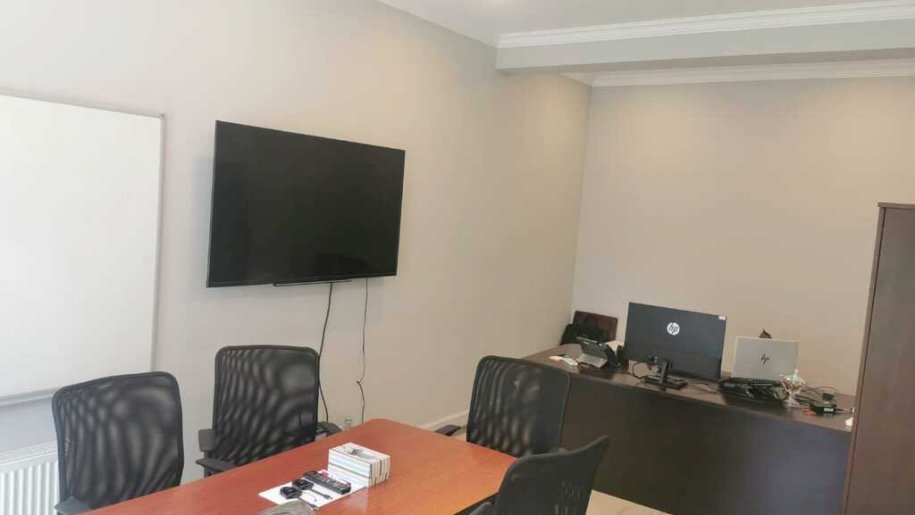 150 m<sup>2</sup> ofis icarəyə verilir, Gənclik m.-5