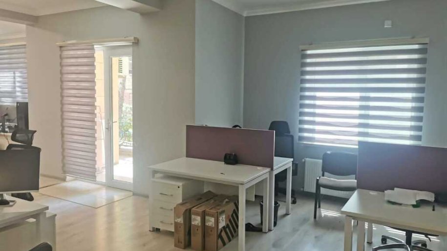 150 m<sup>2</sup> ofis icarəyə verilir, Gənclik m.-7