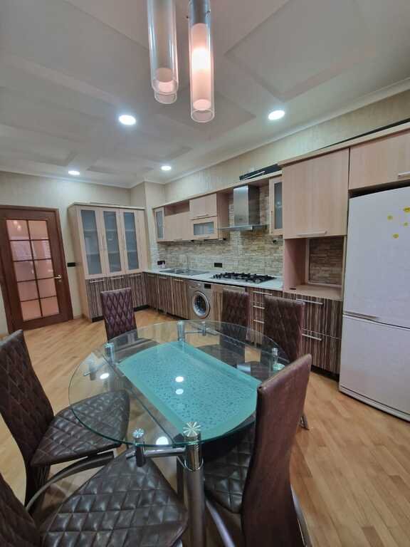 Satılır 4 otaqlı yeni tikili, 176 m², Nəriman Nərimanov m.-16