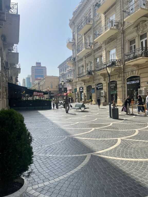 65 m<sup>2</sup> ofis icarəyə verilir, İçərişəhər m.-1