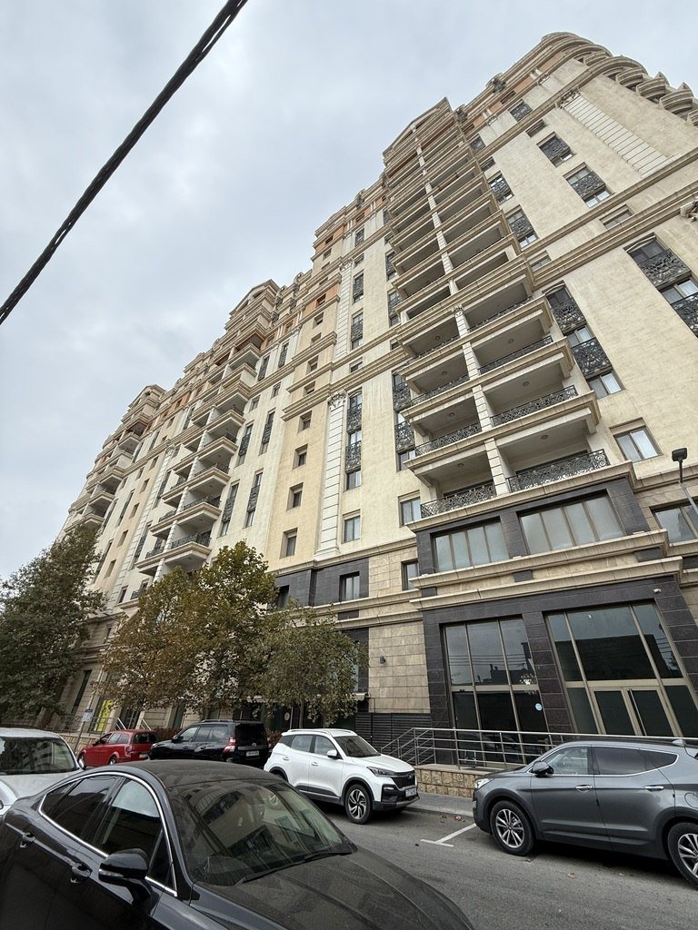 Satılır 4 otaqlı yeni tikili, 215 m², Nizami m.-3