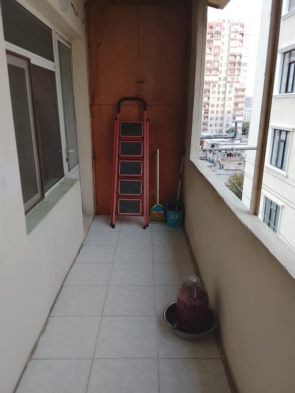 Satılır 3 otaqlı köhnə tikili, 90 m², Elmlər Akademiyası m.-2