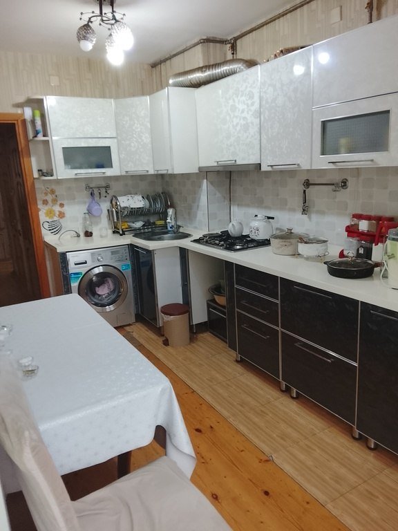 Satılır 3 otaqlı köhnə tikili, 90 m², Elmlər Akademiyası m.-8