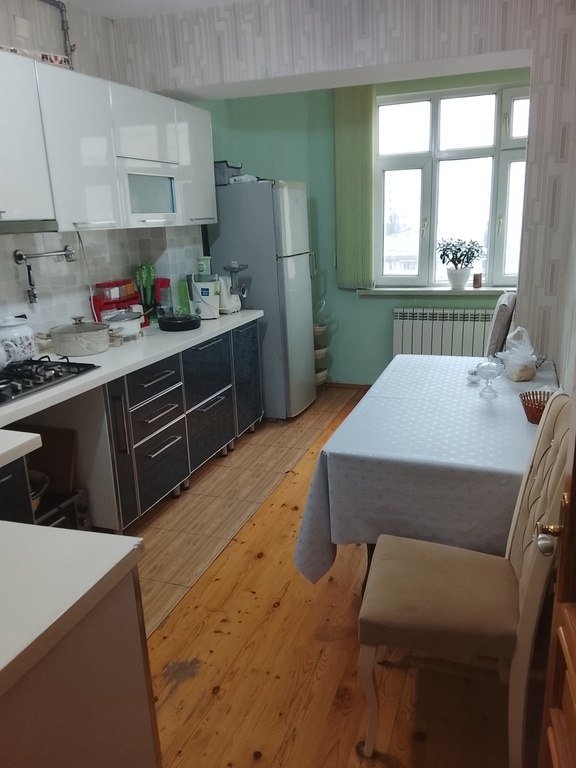 Satılır 3 otaqlı köhnə tikili, 90 m², Elmlər Akademiyası m.-9
