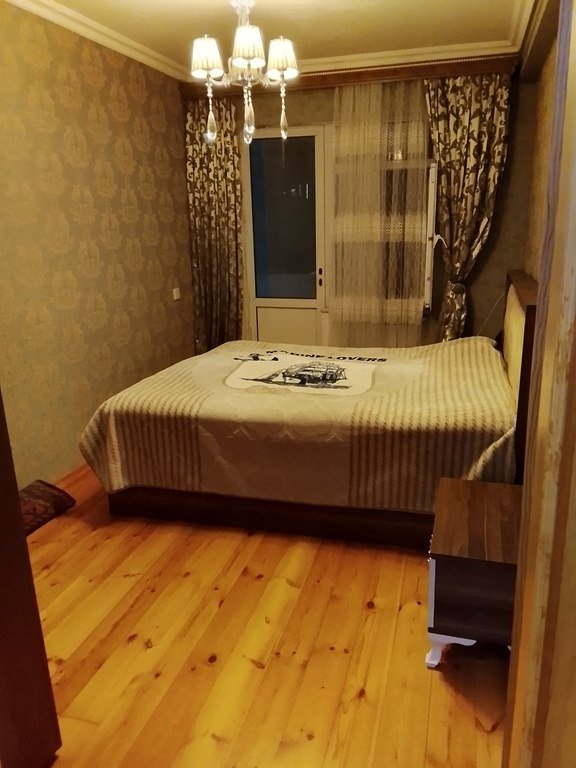 Satılır 3 otaqlı köhnə tikili, 90 m², Elmlər Akademiyası m.-14