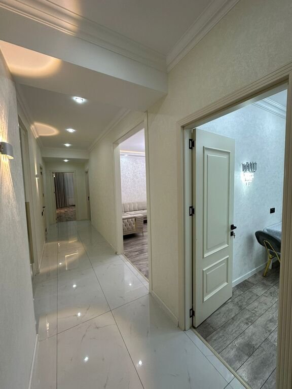 Satılır 3 otaqlı yeni tikili, 122 m², Azadlıq Prospekti m.-6