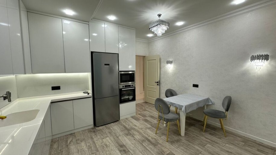 Satılır 3 otaqlı yeni tikili, 122 m², Azadlıq Prospekti m.-11