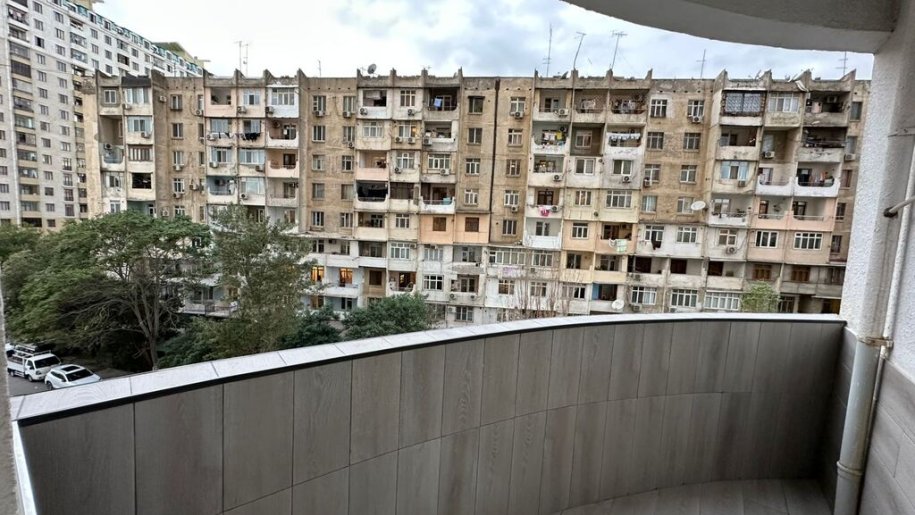 Satılır 3 otaqlı yeni tikili, 122 m², Azadlıq Prospekti m.-12
