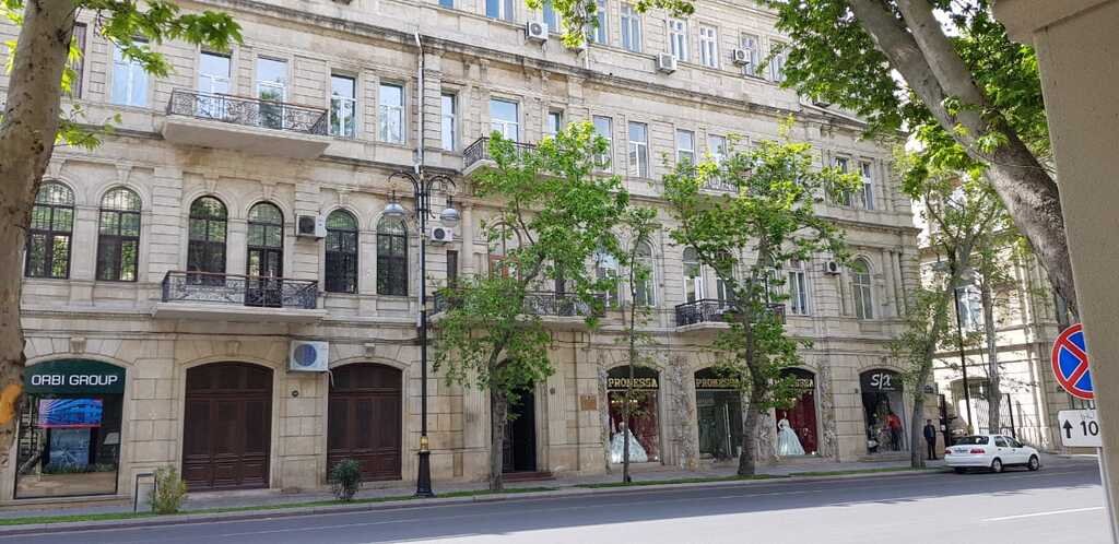 15 m<sup>2</sup> ofis icarəyə verilir, Sahil m.-1