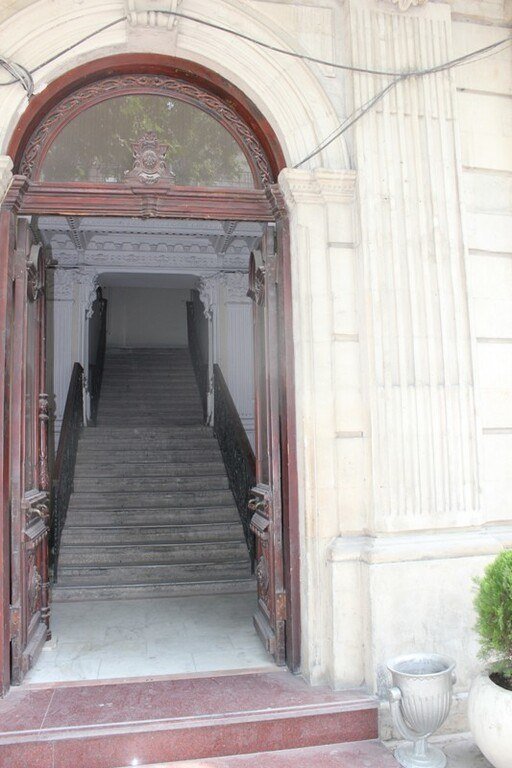 15 m<sup>2</sup> ofis icarəyə verilir, Sahil m.-3