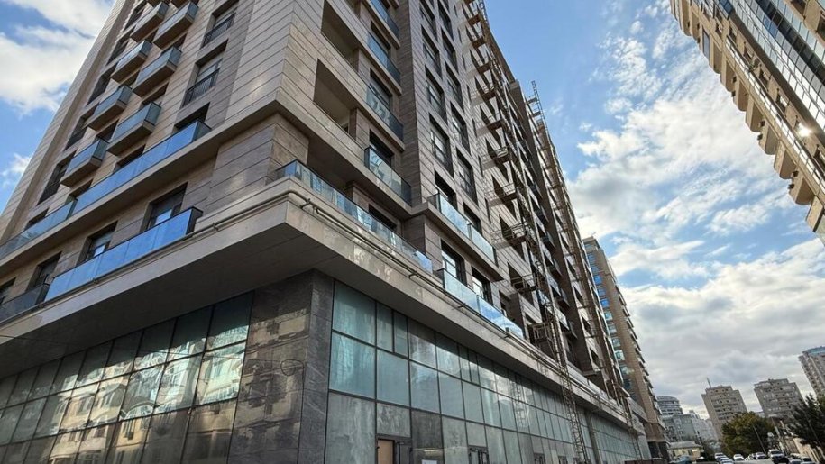 250 m<sup>2</sup> obyekt satılır, Nizami m.-3