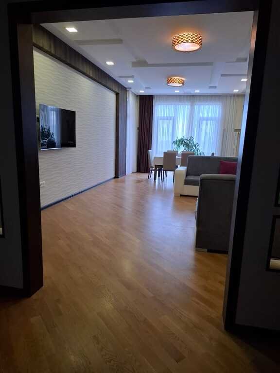 Satılır 3 otaqlı yeni tikili, 146 m², Gənclik m.-8