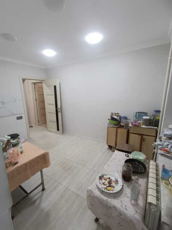 Satılır 4 otaqlı köhnə tikili, 100 m², Neftçilər m.-4