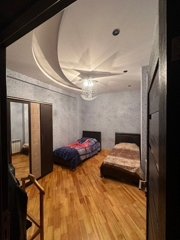 Satılır 4 otaqlı yeni tikili, 150 m², İnşaatçılar m.-7