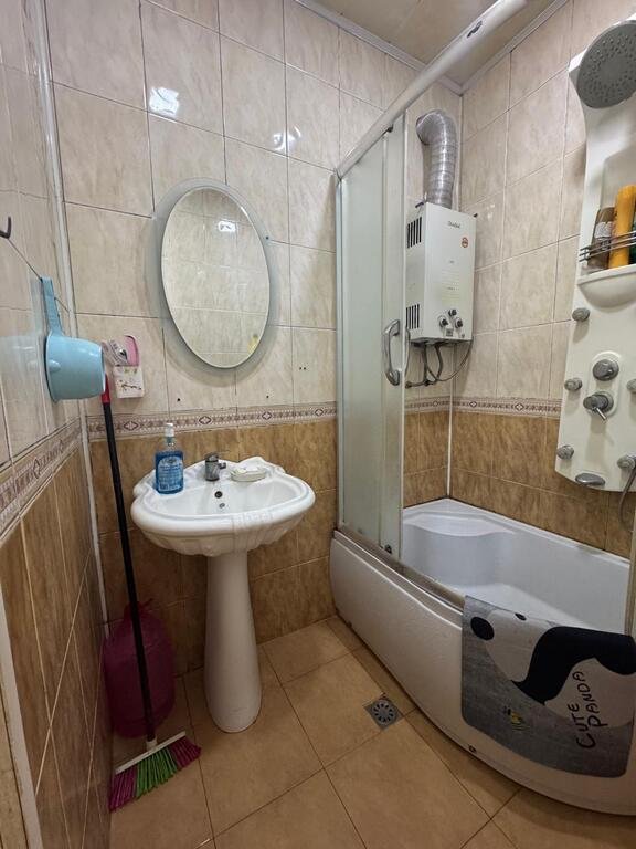Satılır 3 otaqlı köhnə tikili, 55 m², Memar Əcəmi m.-12
