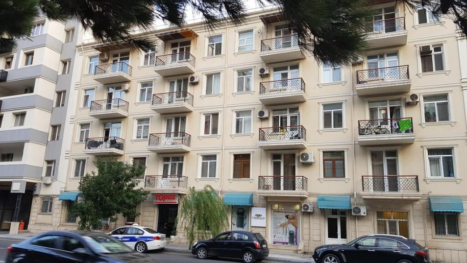 Satılır 3 otaqlı köhnə tikili, 64 m², 28 May m.-1