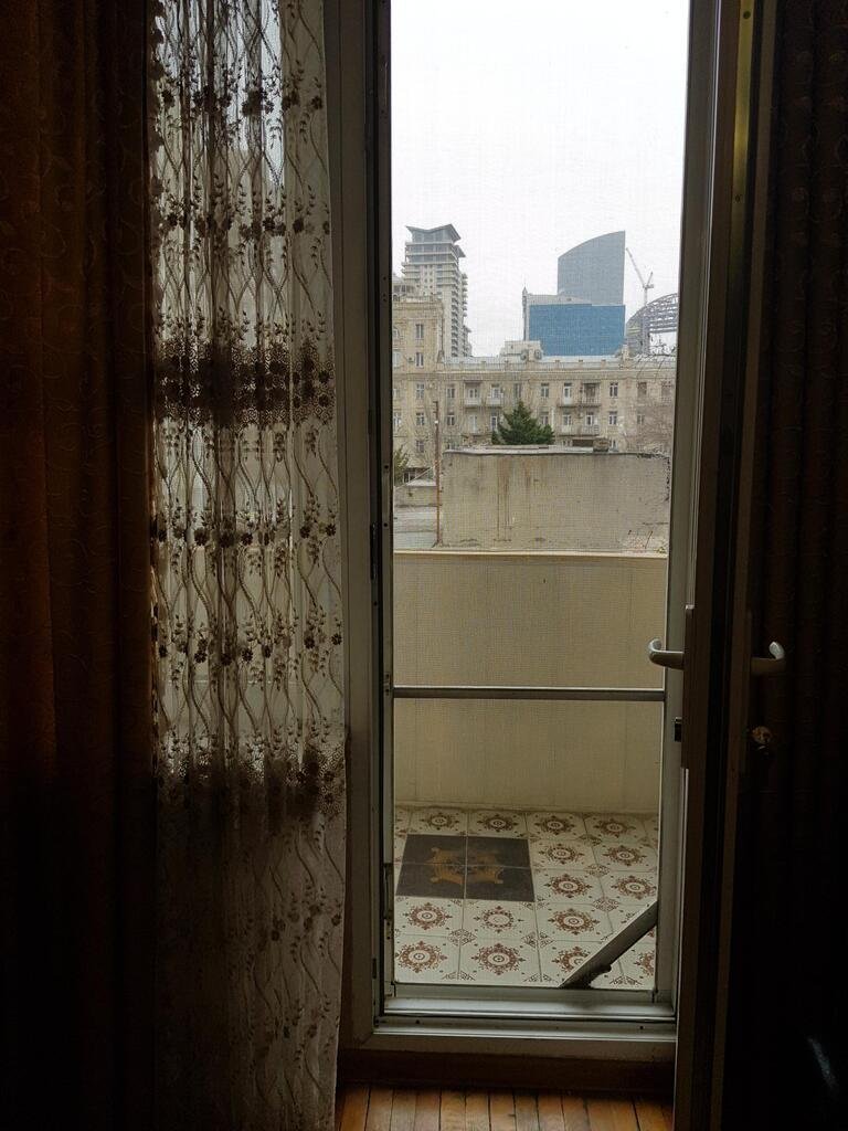 Satılır 3 otaqlı köhnə tikili, 64 m², 28 May m.-11