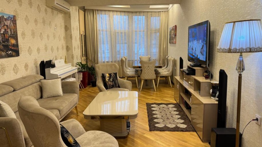 Kirayə verilir 4 otaqlı yeni tikili, 140 m², Nizami m.-1