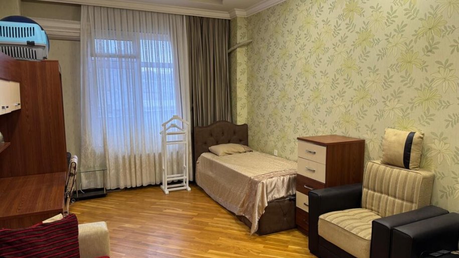 Kirayə verilir 4 otaqlı yeni tikili, 140 m², Nizami m.-10