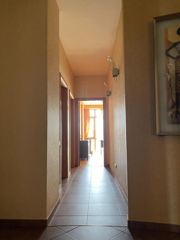 Kirayə verilir 4 otaqlı yeni tikili, 200 m², 28 May m.-17