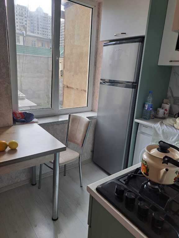 Kirayə verilir 1 otaqlı köhnə tikili, 35 m², Elmlər Akademiyası m.-7