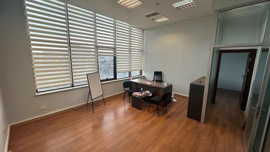 85 m<sup>2</sup> ofis icarəyə verilir, Nəriman Nərimanov m.-1