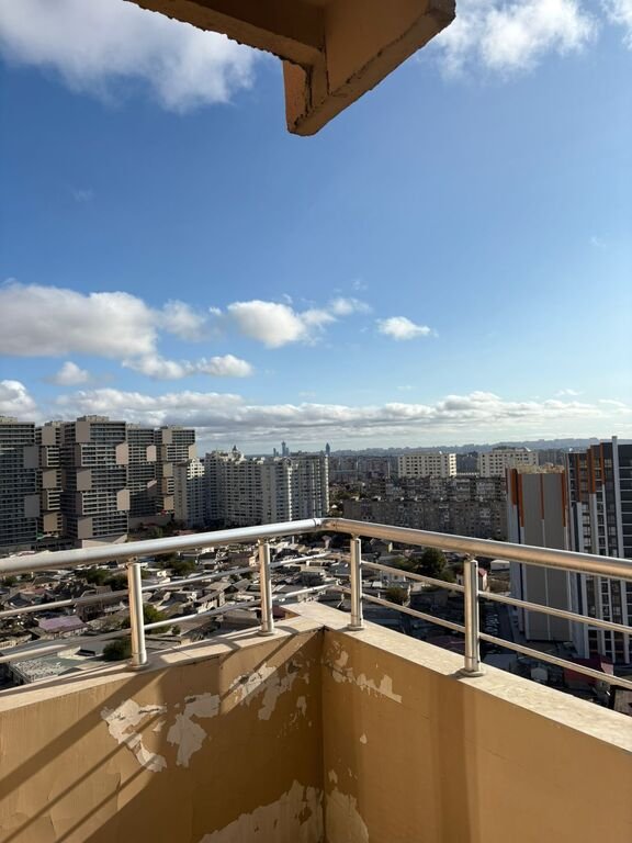 Satılır 3 otaqlı yeni tikili, 130 m², İnşaatçılar m.-27