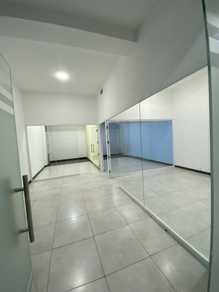 60 m<sup>2</sup> ofis icarəyə verilir, 28 May m.-1