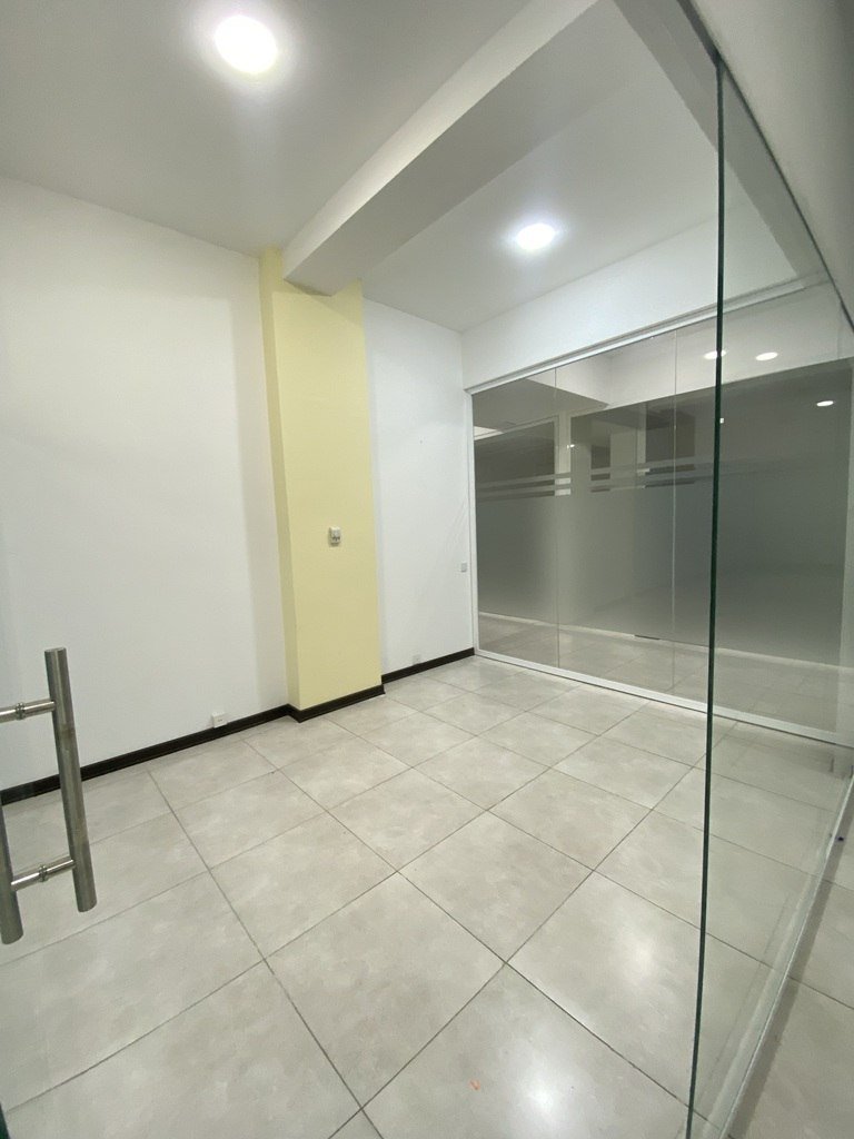 60 m<sup>2</sup> ofis icarəyə verilir, 28 May m.-2