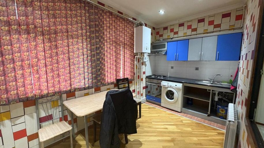 Kirayə verilir 2 otaqlı köhnə tikili, 64 m², İçərişəhər m.-9