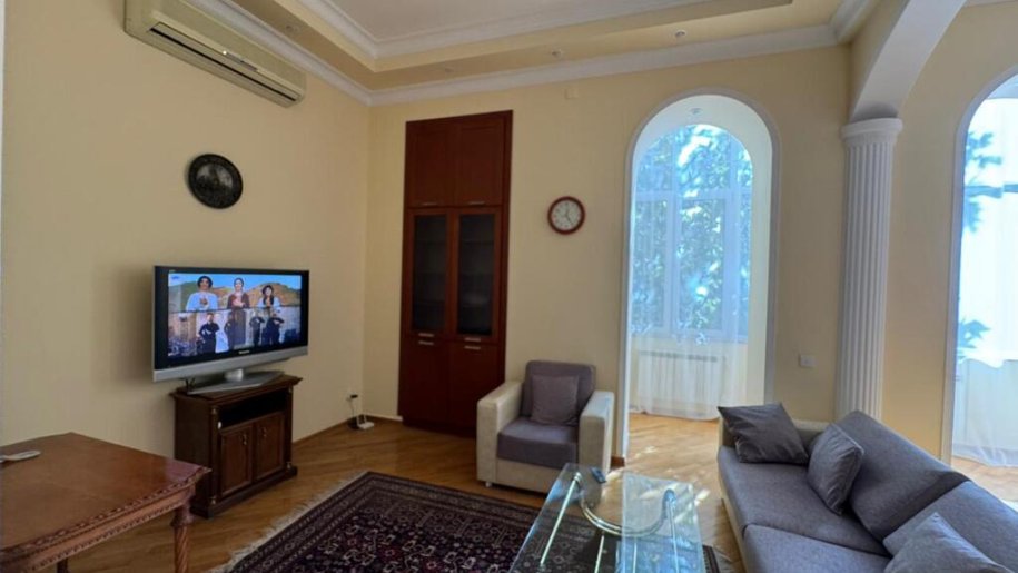 Kirayə verilir 3 otaqlı köhnə tikili, 100 m², Sahil m.-8