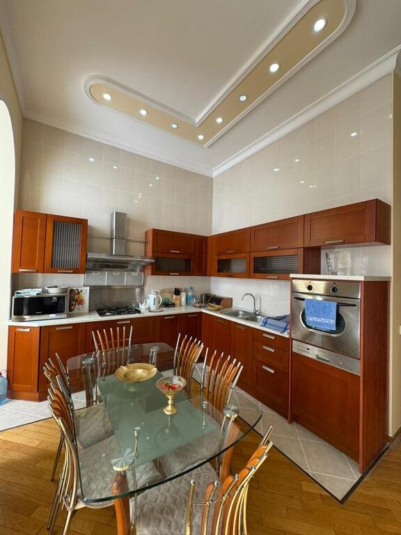Kirayə verilir 3 otaqlı köhnə tikili, 100 m², Sahil m.-12