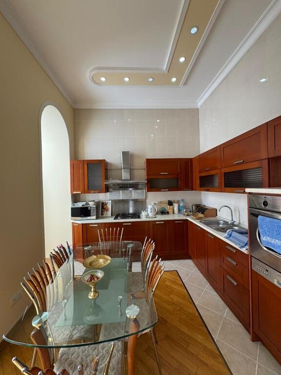 Kirayə verilir 3 otaqlı köhnə tikili, 100 m², Sahil m.-13