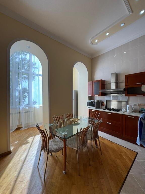 Kirayə verilir 3 otaqlı köhnə tikili, 100 m², Sahil m.-14