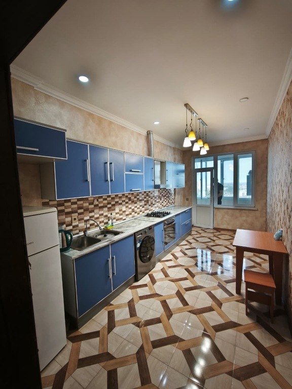 Kirayə verilir 4 otaqlı yeni tikili, 120 m², İnşaatçılar m.-10